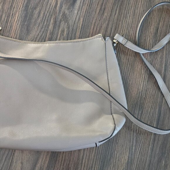 A NEW DAY Taupe Pebbled Faux Leather Cross Body NWOT - Picture 3 of 9